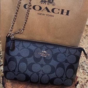 Large Coach Wristlet with Chain 🖤